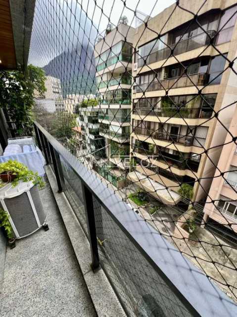 Apartamento à venda com 4 quartos, 237m² - Foto 25