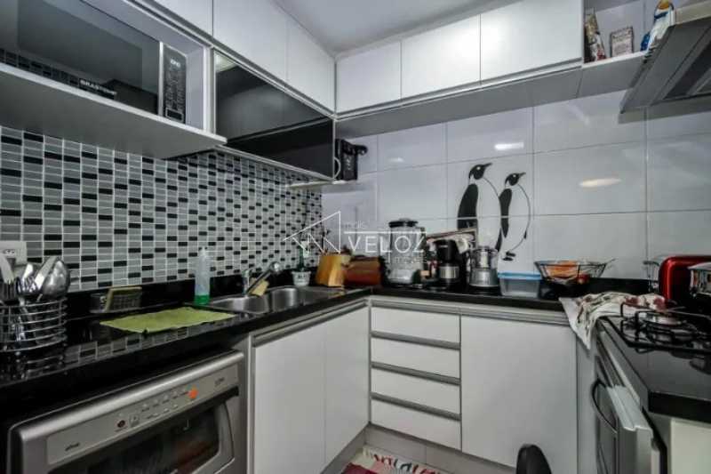 Apartamento à venda com 2 quartos, 75m² - Foto 13