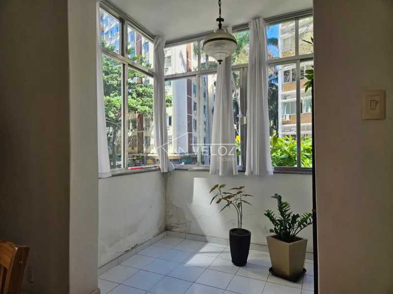 Apartamento à venda com 3 quartos, 146m² - Foto 2