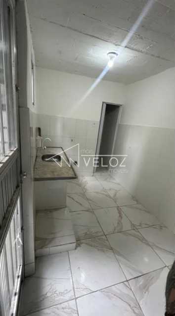 Casa de Vila à venda com 2 quartos, 30m² - Foto 19