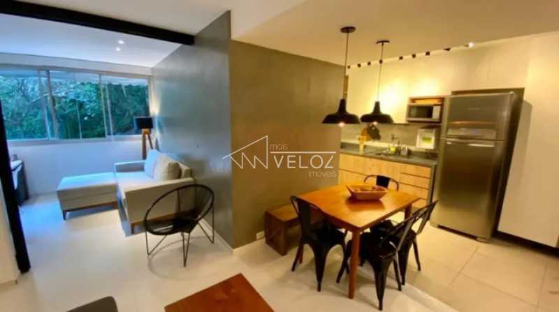 Apartamento à venda com 2 quartos, 70m² - Foto 1