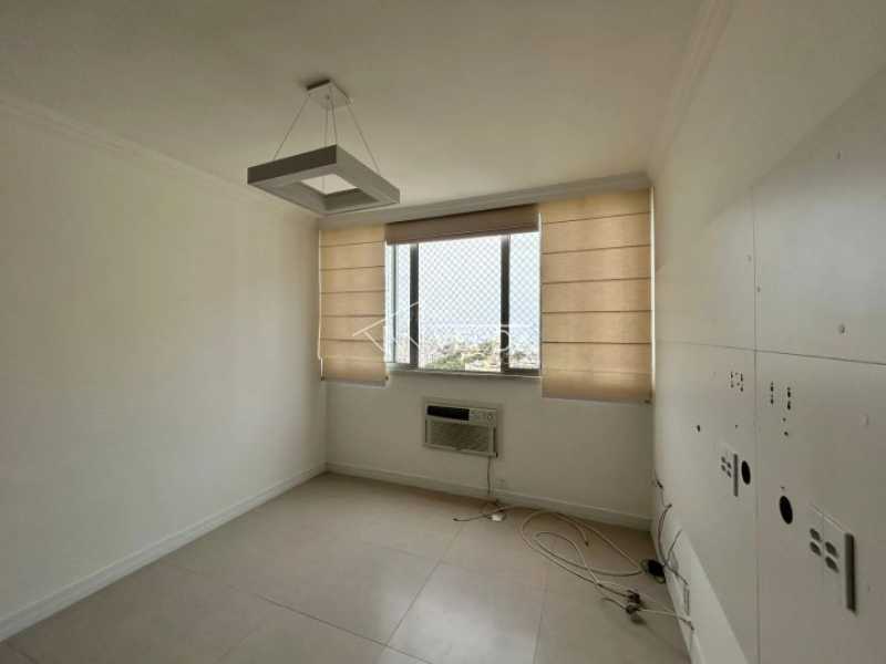 Apartamento à venda com 3 quartos, 80m² - Foto 2