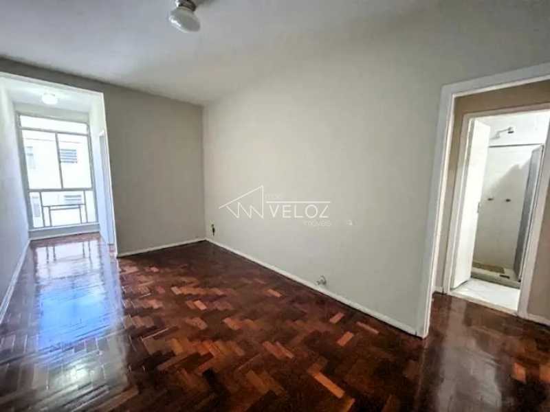 Apartamento à venda com 2 quartos, 62m² - Foto 1