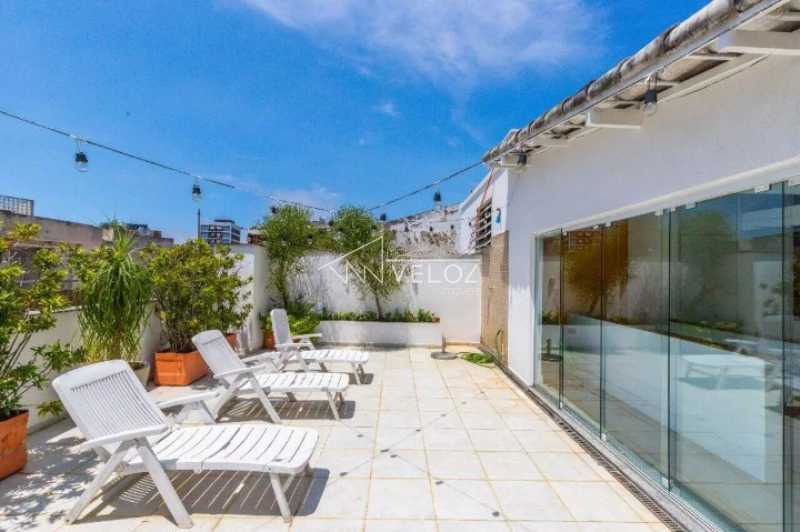 Apartamento à venda com 3 quartos, 234m² - Foto 17