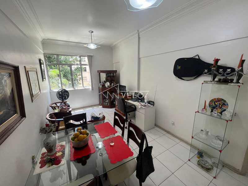 Apartamento à venda com 1 quarto, 50m² - Foto 1