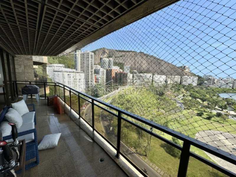 Apartamento à venda com 4 quartos, 227m² - Foto 15