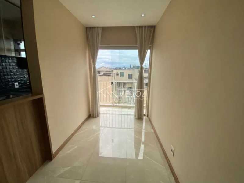 Apartamento à venda com 2 quartos, 68m² - Foto 2