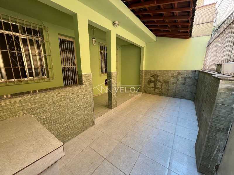 Casa de Vila à venda com 1 quarto, 70m² - Foto 1