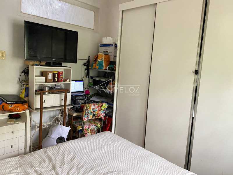 Apartamento à venda com 1 quarto, 40m² - Foto 2