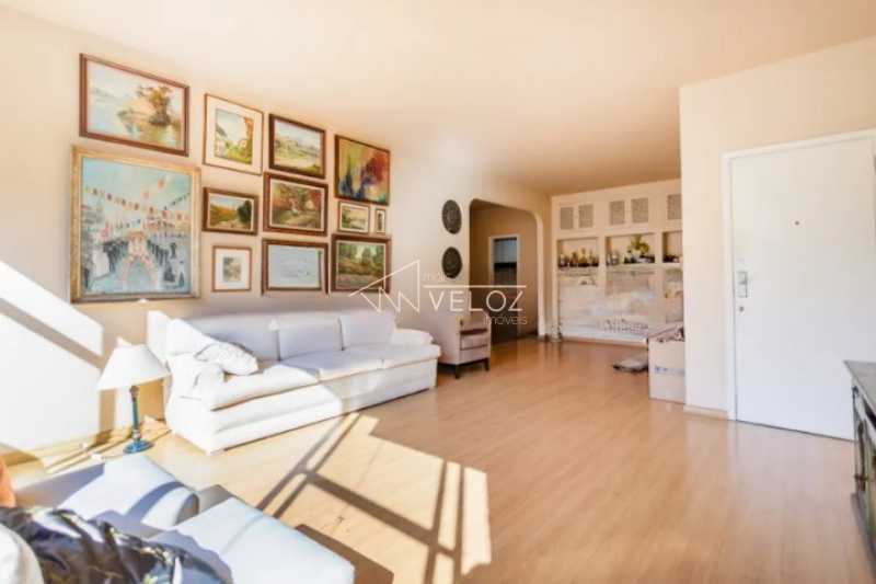 Apartamento à venda com 3 quartos, 138m² - Foto 2