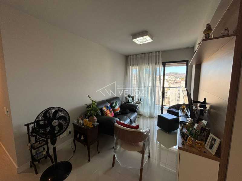 Apartamento à venda com 2 quartos, 75m² - Foto 5