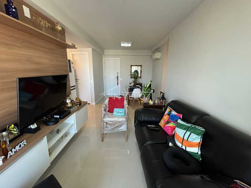 Apartamento à venda com 2 quartos, 75m² - Foto 2