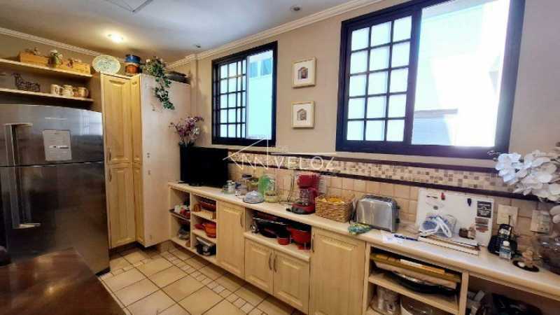 Apartamento à venda com 3 quartos, 220m² - Foto 25