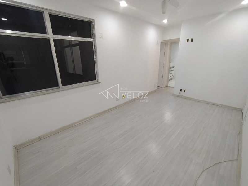 Apartamento à venda com 1 quarto, 43m² - Foto 1