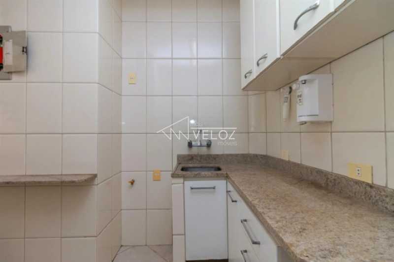 Apartamento à venda com 2 quartos, 70m² - Foto 4