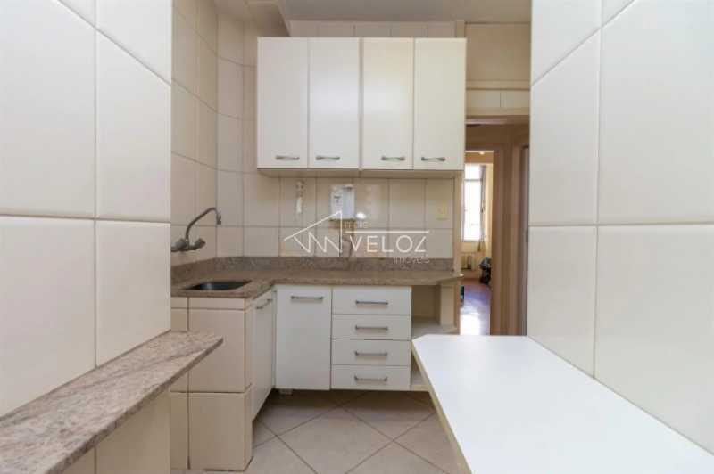 Apartamento à venda com 2 quartos, 70m² - Foto 5