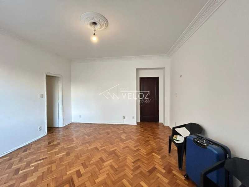 Apartamento à venda com 3 quartos, 130m² - Foto 1