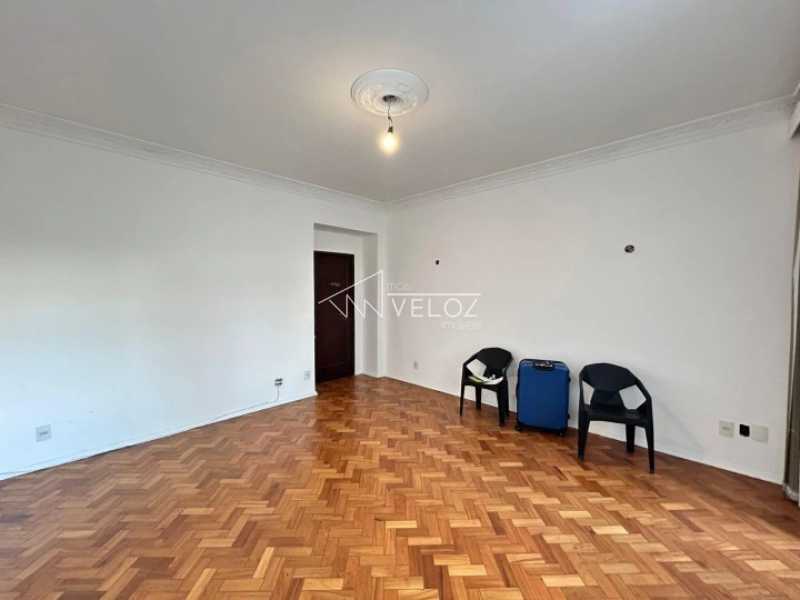 Apartamento à venda com 3 quartos, 130m² - Foto 4