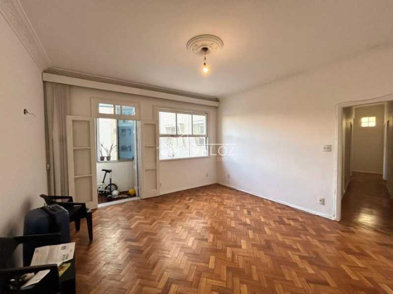 Apartamento à venda com 3 quartos, 130m² - Foto 7