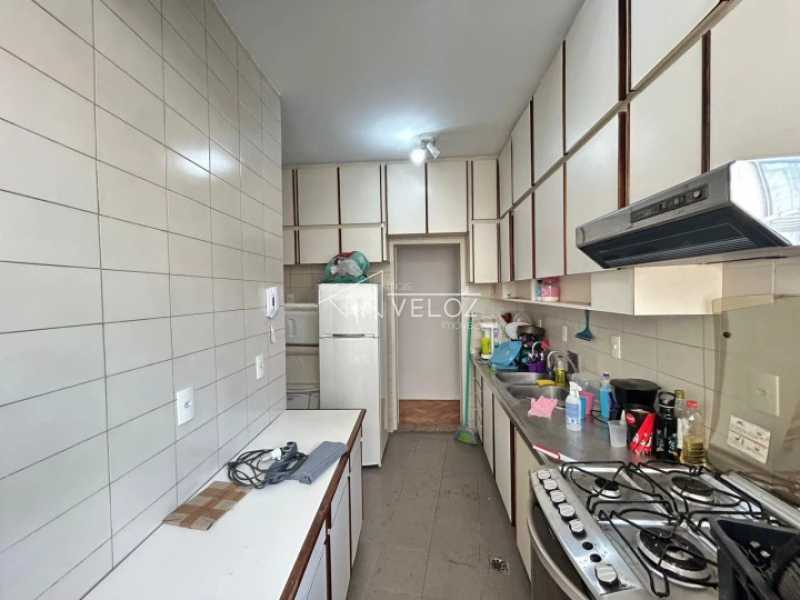 Apartamento à venda com 3 quartos, 130m² - Foto 17