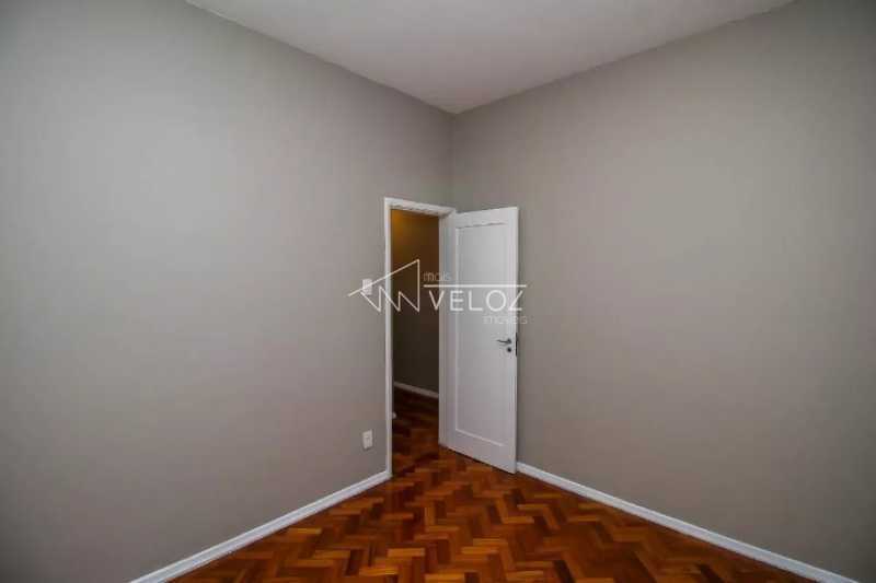 Apartamento à venda com 3 quartos, 105m² - Foto 3