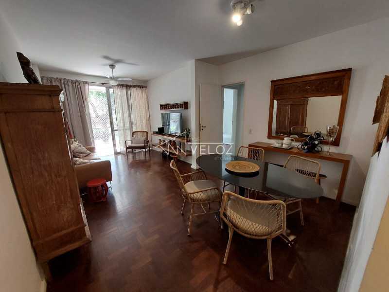 Apartamento à venda com 2 quartos, 90m² - Foto 3