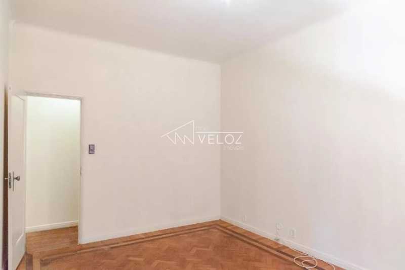 Apartamento à venda com 3 quartos, 157m² - Foto 9