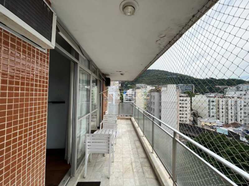 Apartamento à venda com 3 quartos, 145m² - Foto 3