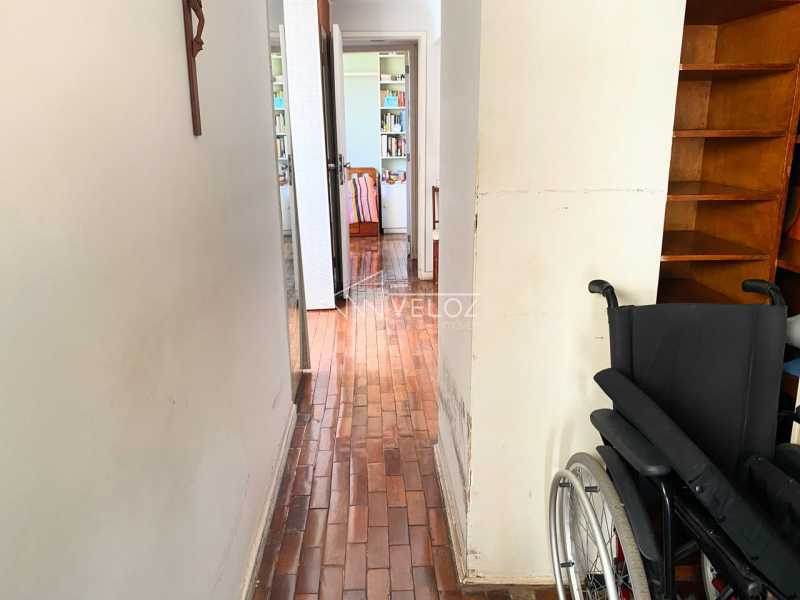 Apartamento à venda com 3 quartos, 170m² - Foto 23