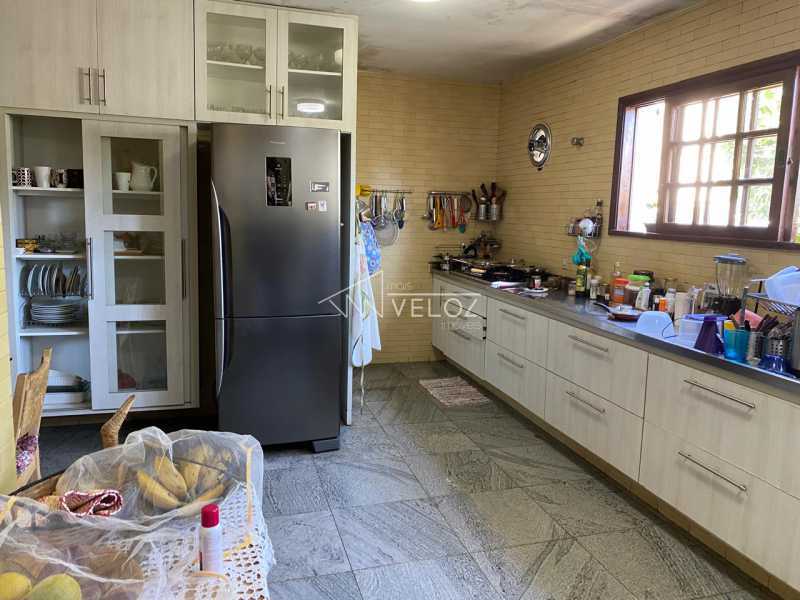 Casa à venda com 8 quartos, 357m² - Foto 10