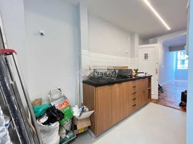 Apartamento à venda com 2 quartos, 75m² - Foto 11