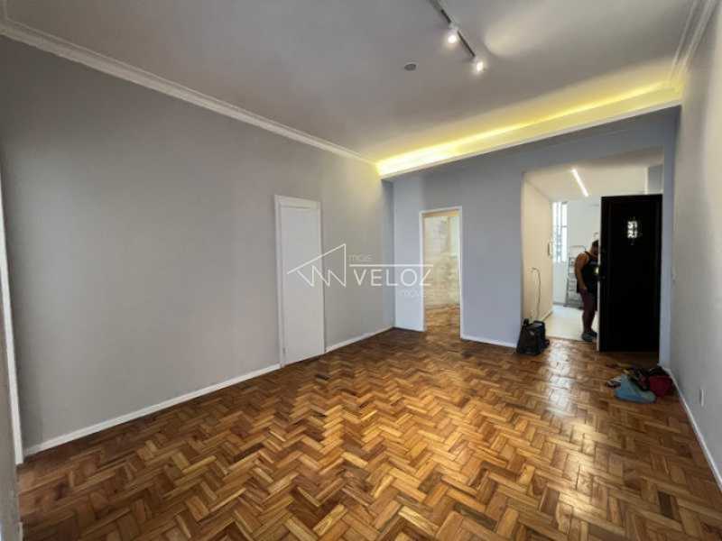 Apartamento à venda com 2 quartos, 75m² - Foto 21