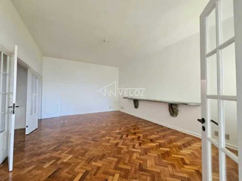 Apartamento à venda com 4 quartos, 213m² - Foto 4