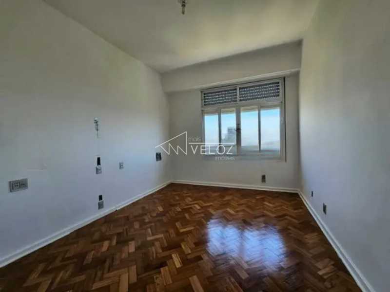 Apartamento à venda com 4 quartos, 213m² - Foto 8