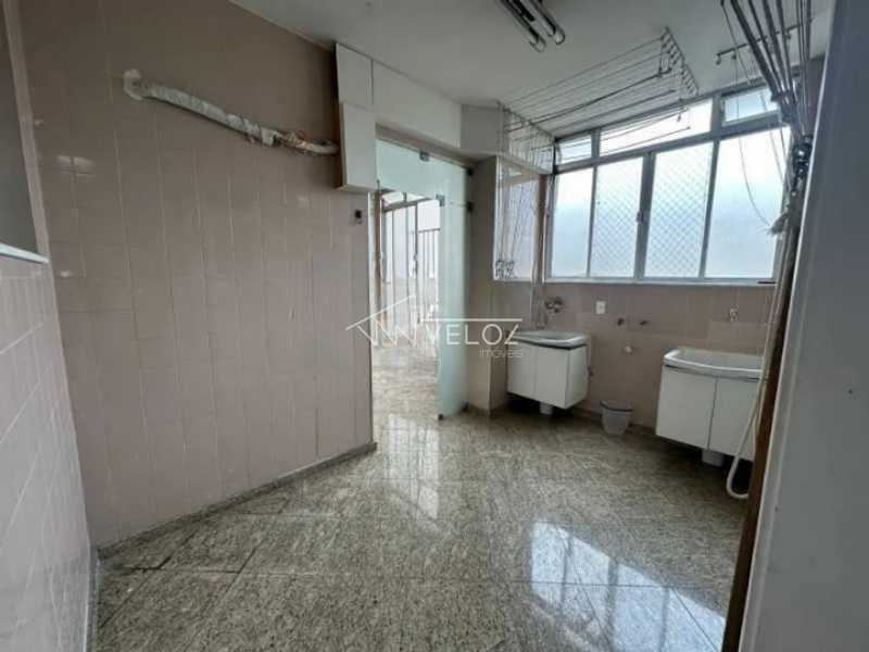 Apartamento à venda com 3 quartos, 240m² - Foto 27