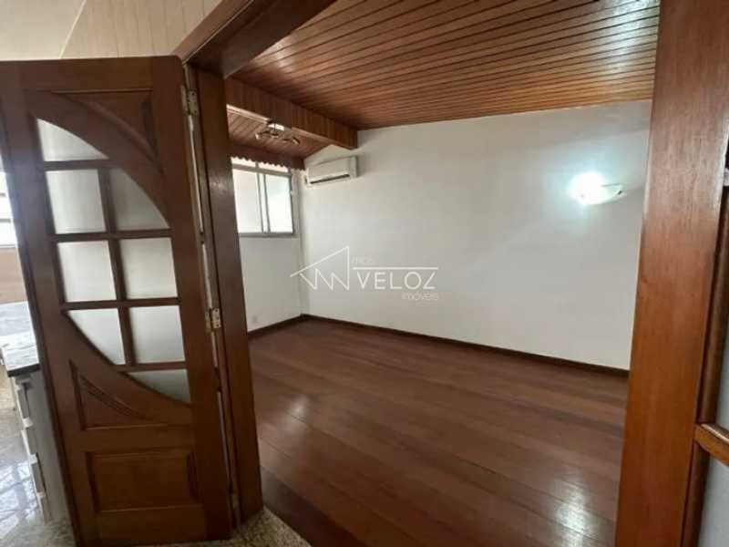 Apartamento à venda com 3 quartos, 240m² - Foto 11