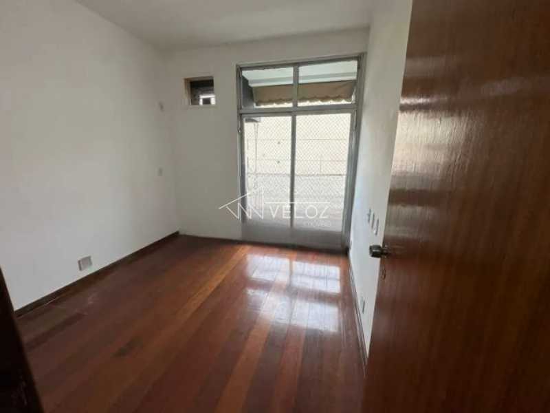 Apartamento à venda com 3 quartos, 240m² - Foto 17