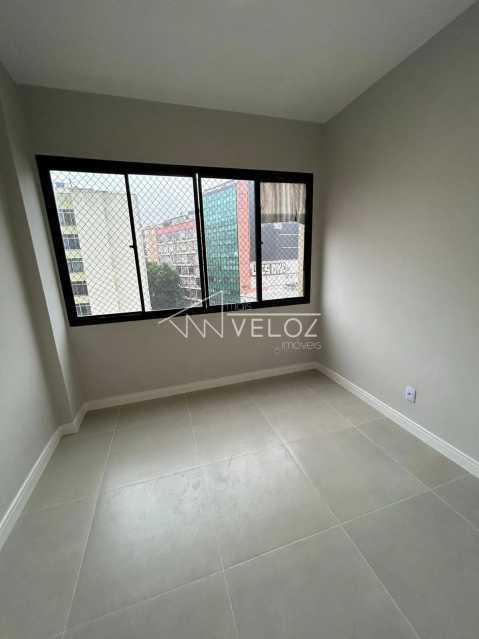 Apartamento à venda com 2 quartos, 64m² - Foto 3