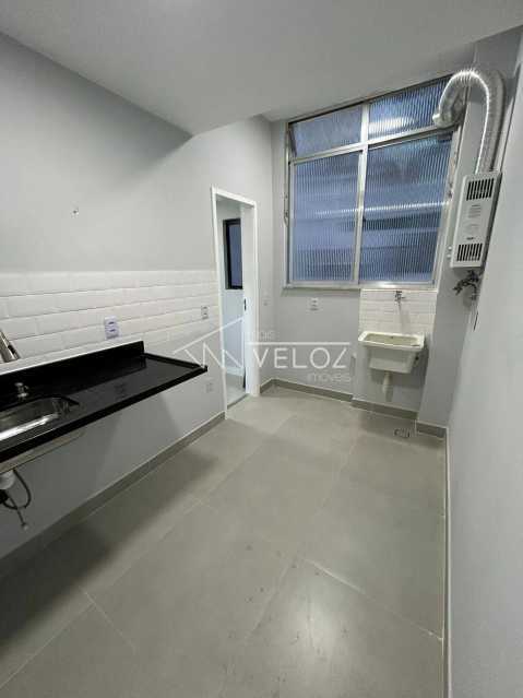 Apartamento à venda com 2 quartos, 64m² - Foto 11