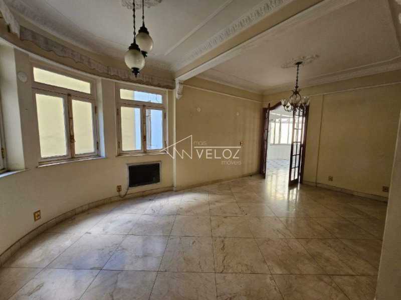 Apartamento à venda com 3 quartos, 245m² - Foto 4