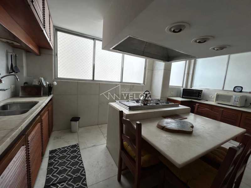 Apartamento à venda com 4 quartos, 229m² - Foto 12