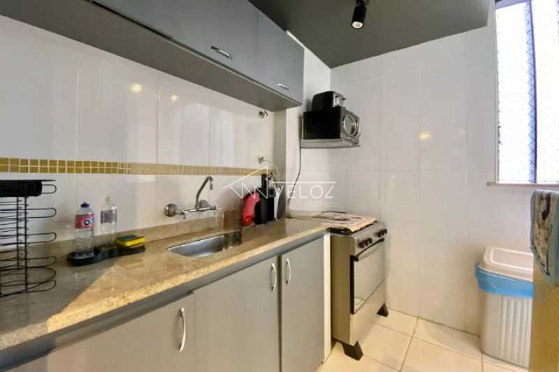 Apartamento à venda com 2 quartos, 65m² - Foto 11