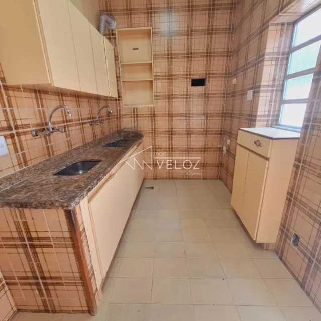 Casa à venda com 6 quartos, 250m² - Foto 7