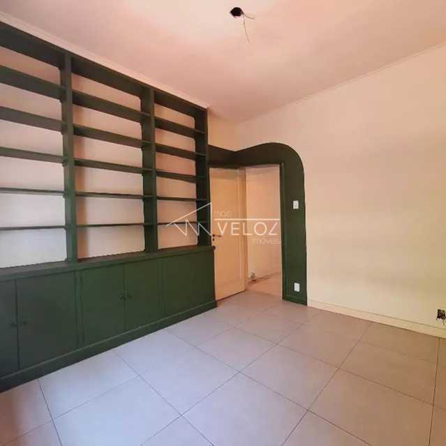 Casa à venda com 6 quartos, 250m² - Foto 11