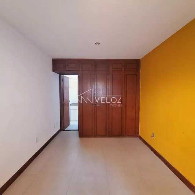 Casa à venda com 6 quartos, 250m² - Foto 14