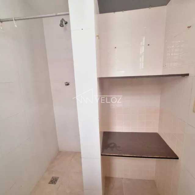 Casa à venda com 6 quartos, 250m² - Foto 25