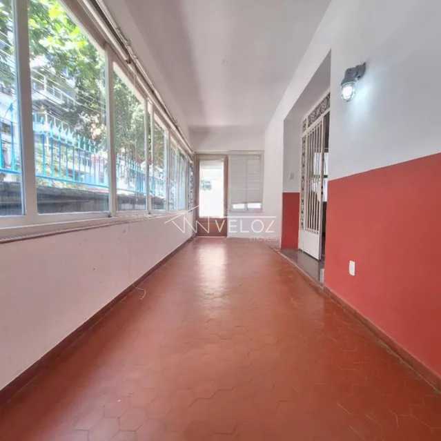 Casa à venda com 6 quartos, 250m² - Foto 27