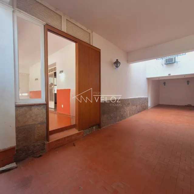 Casa à venda com 6 quartos, 250m² - Foto 29