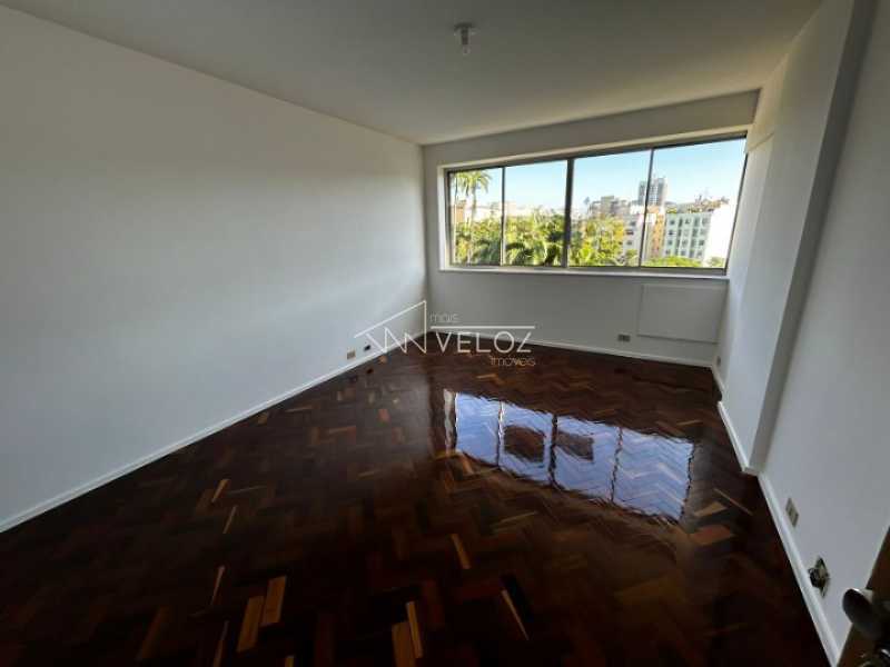 Apartamento à venda com 2 quartos, 81m² - Foto 1