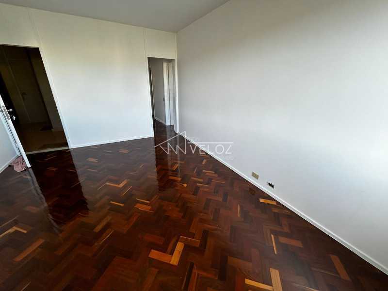 Apartamento à venda com 2 quartos, 81m² - Foto 2